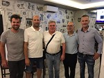 Mister e presidente con una delegazione del Comune (da sinistra: Zanellato, Magaton, Filippetto, Bilibio, Didonè) Mister e presidente con una delegazione del Comune (da sinistra: Zanellato, Magaton, Filippetto, Bilibio, Didonè)